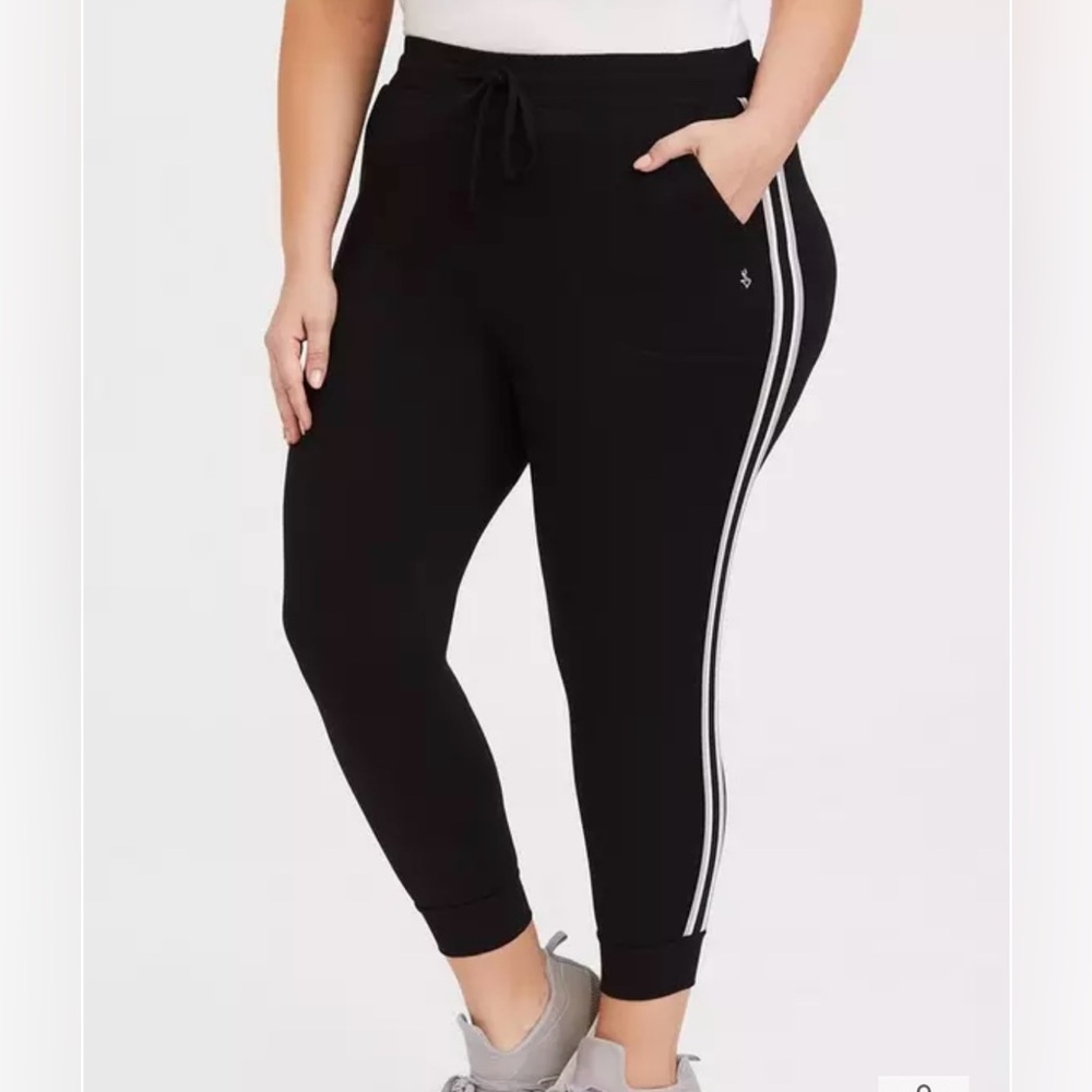 Torrid Crop Classic Fit Active Jogger Contrast White Stripes Black Sz. 3